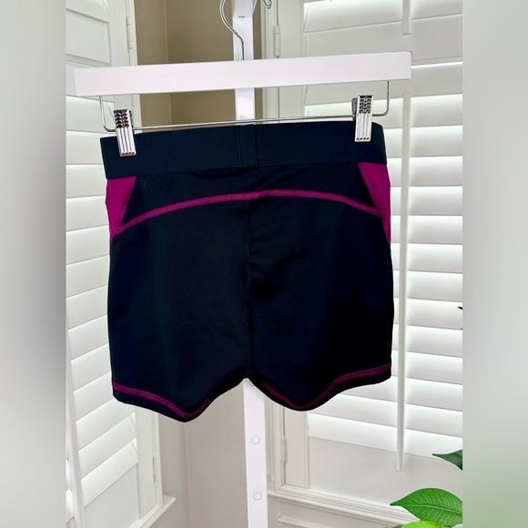 Victoria’s Secret Sport The Player Hot Short in in Hot Pink/Black Size XS - Picture 3 of 9